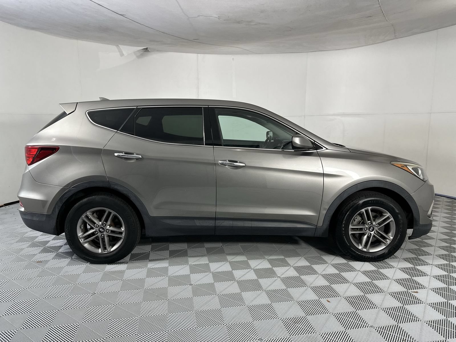 Used 2017 Hyundai Santa Fe Sport AWD/4WD image 9
