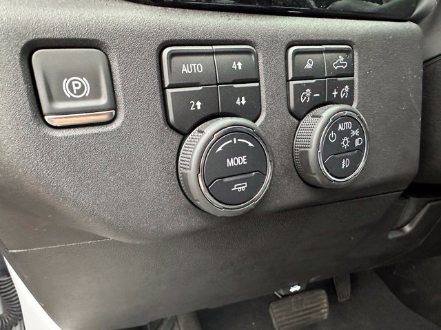 Used 2024 Chevrolet Silverado 2500 High Country w/ High Country Premium Package AWD/4WD image 42