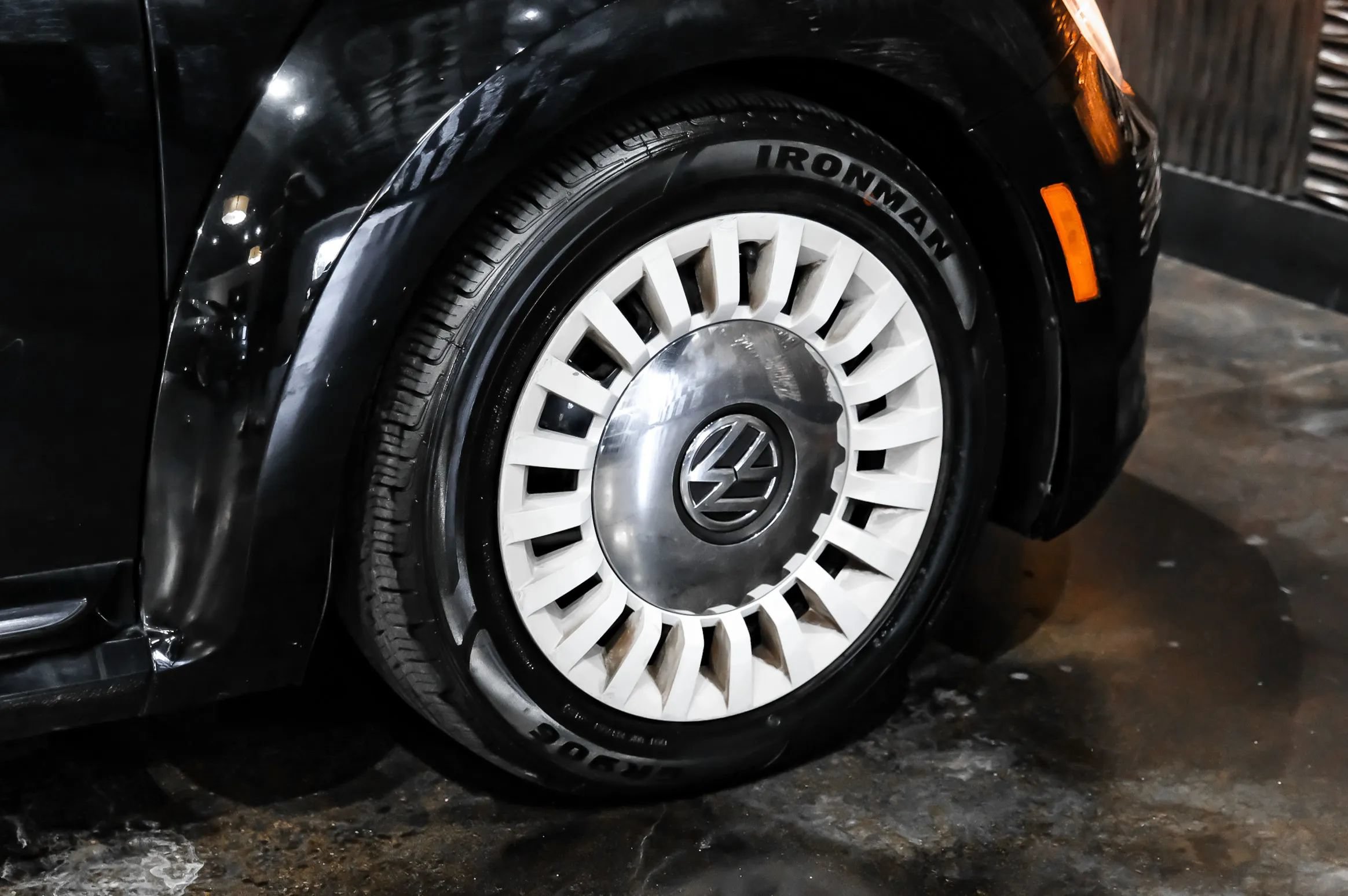 Used 2014 Volkswagen Beetle 2.5 FWD image 46