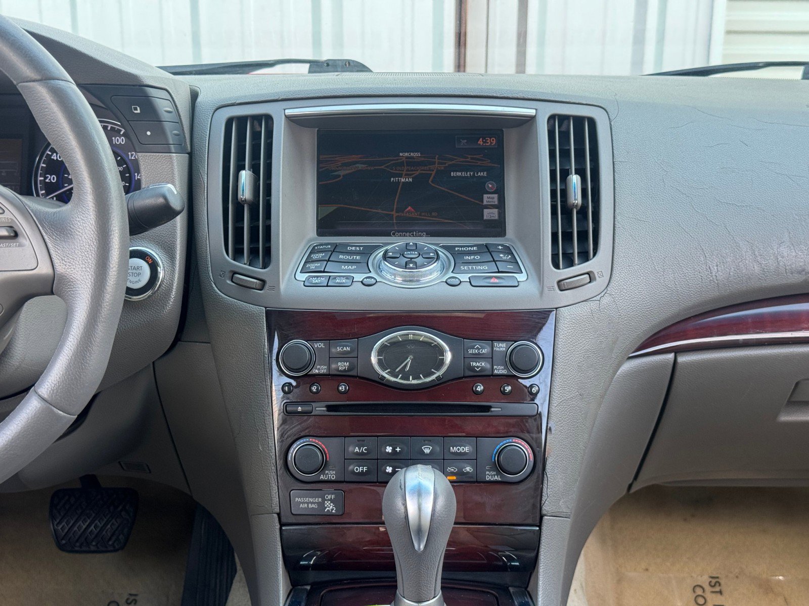 Used 2011 INFINITI G37 Journey w/ Premium Pkg image 25