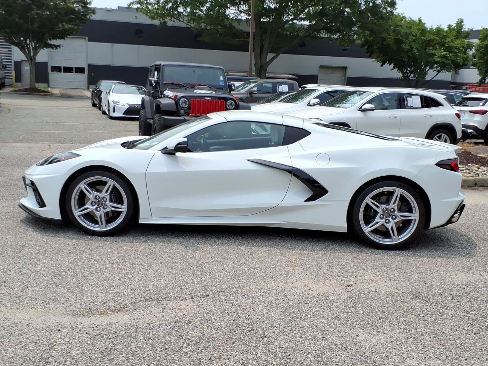 Used 2022 Chevrolet Corvette Stingray Preferred Cpe w/ Battery Protection Package RWD image 3