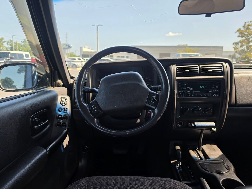 Used 2001 Jeep Cherokee Limited AWD/4WD image 11