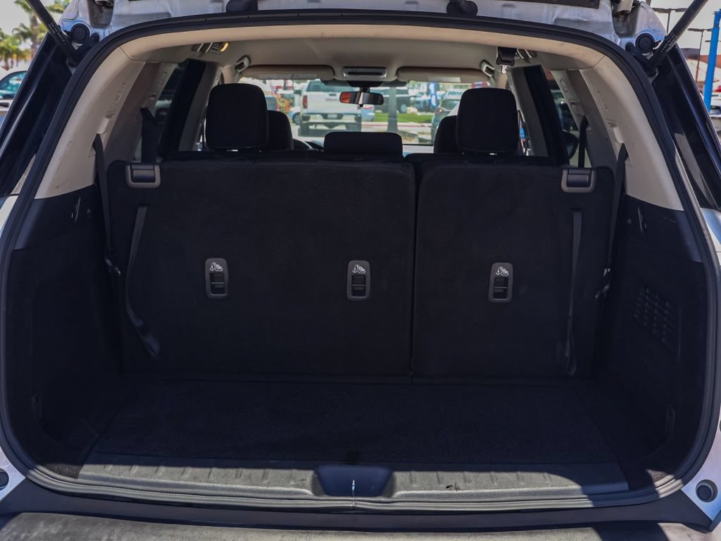 Used 2024 Nissan Pathfinder SV FWD image 16