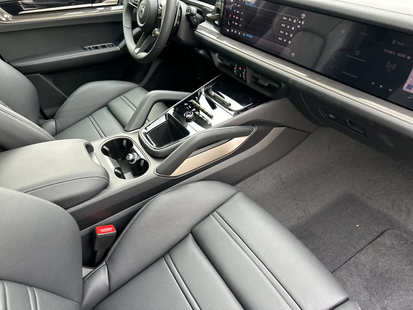 New 2026 Porsche Cayenne Turbo AWD/4WD image 17