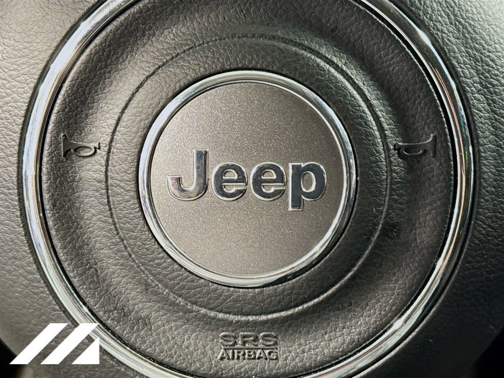 Used 2021 Jeep Compass Limited image 32