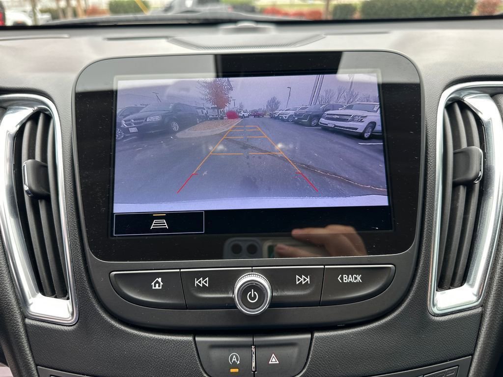 Used 2024 Chevrolet Malibu LT image 28