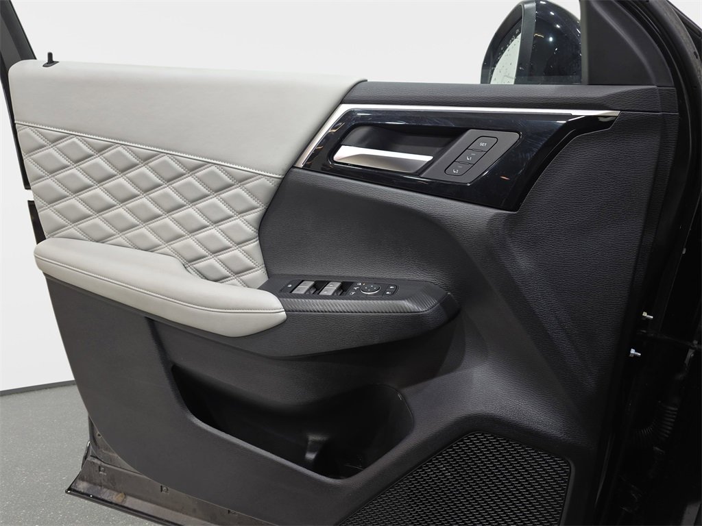 Used 2024 Mitsubishi Outlander SEL image 30