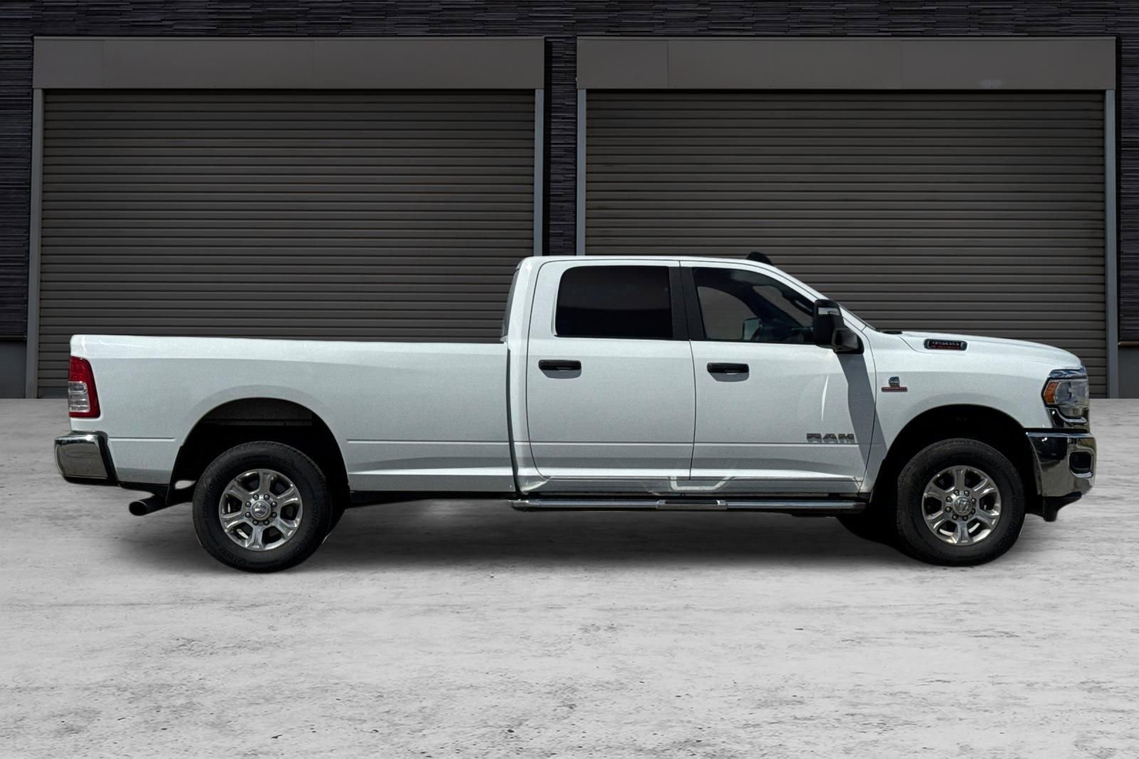 Used 2024 RAM 3500 Big Horn image 3