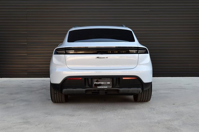 Certified 2025 Porsche Macan 4 Electric image 7