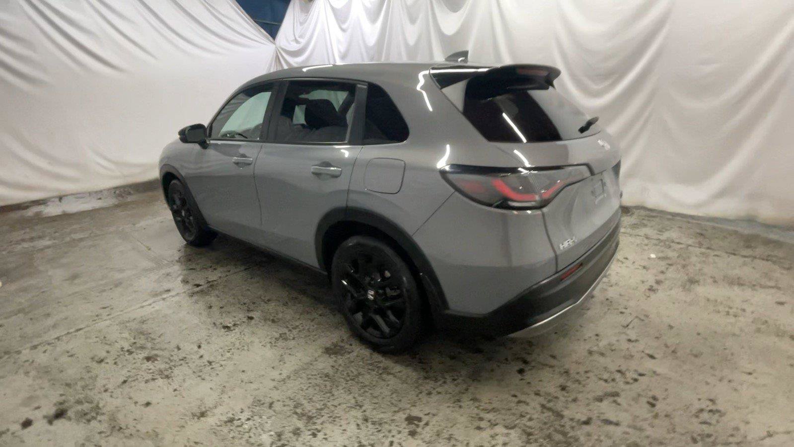 Used 2025 Honda HR-V Sport image 10