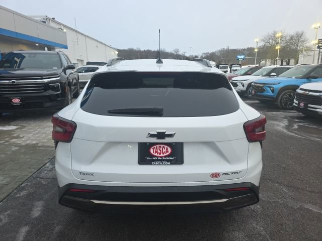 Used 2026 Chevrolet Trax ACTIV w/ Sunroof Package image 4