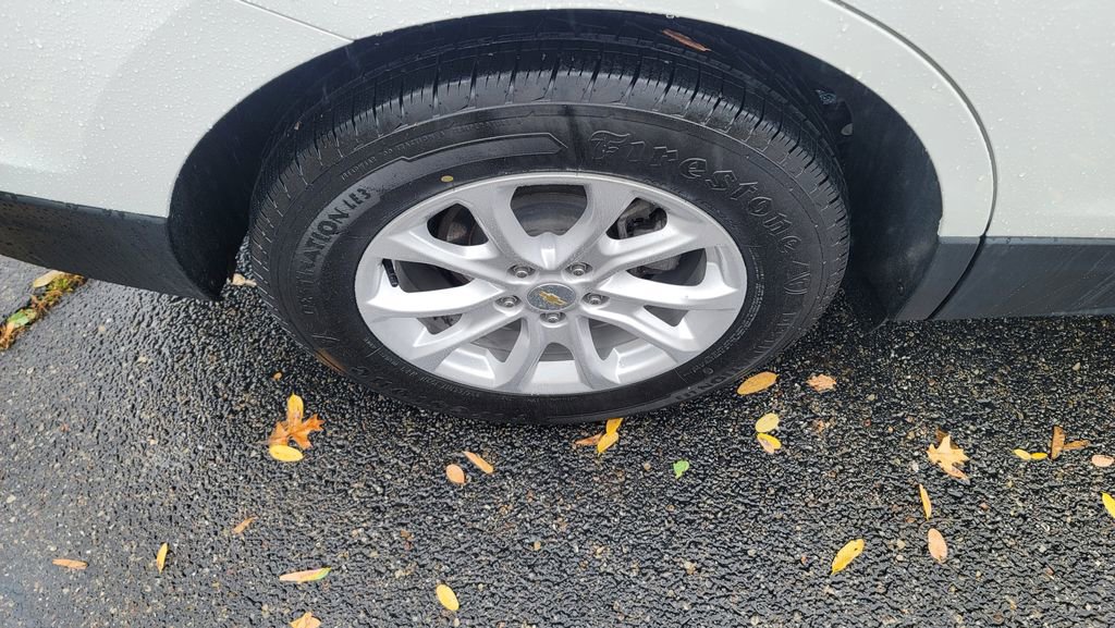 Used 2021 Chevrolet Equinox LS image 13