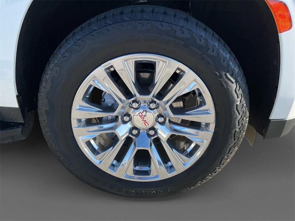 Used 2021 GMC Yukon XL Denali w/ Advanced Technology Package image 14