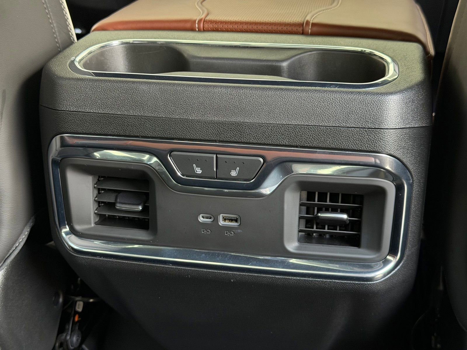 Used 2024 GMC Sierra 2500 Denali Ultimate image 26
