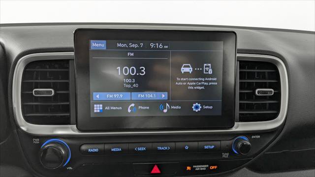 Used 2025 Hyundai Venue SEL FWD image 29