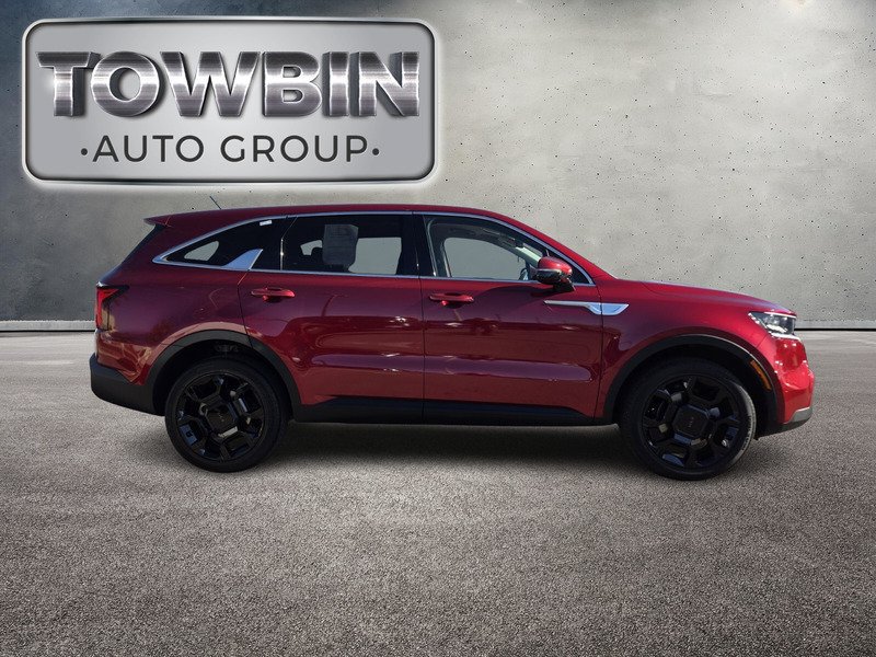 Certified 2022 Kia Sorento LX AWD/4WD image 3
