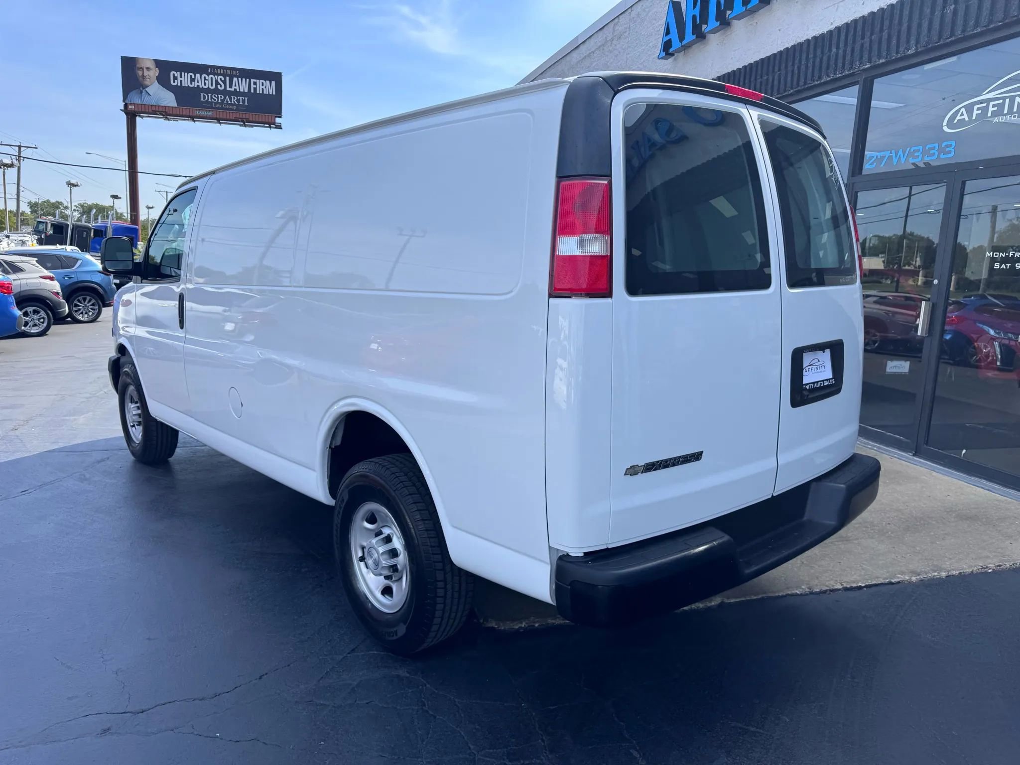 Used 2019 Chevrolet Express 2500 image 3