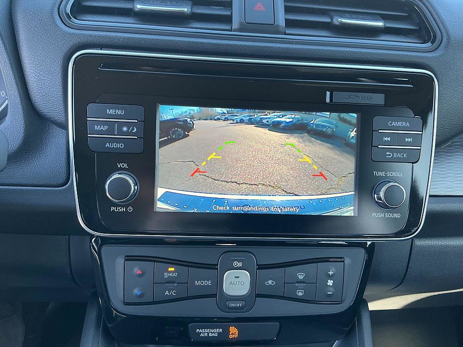 Used 2019 Nissan Leaf SV w/ SV Technology Package image 17