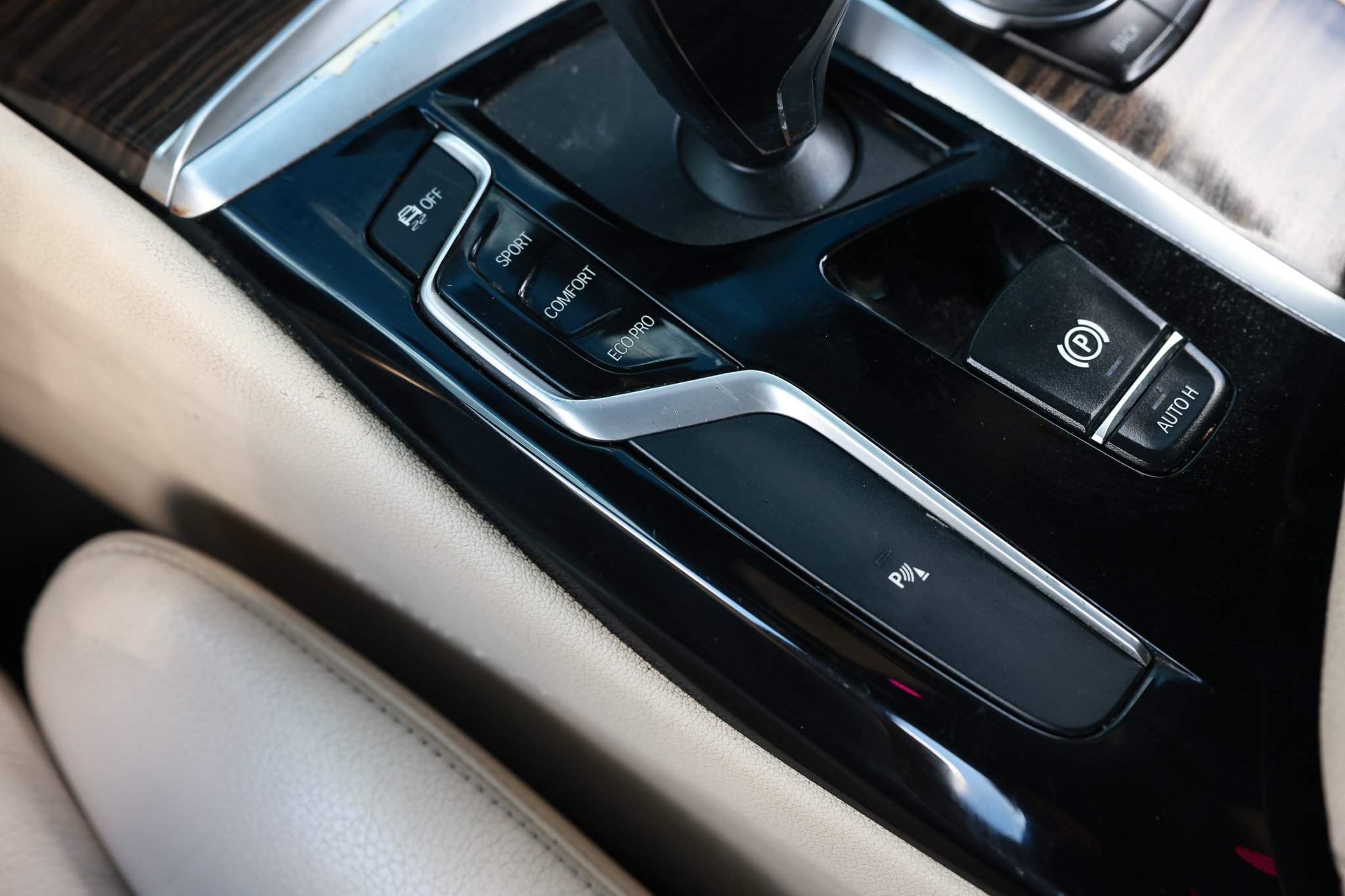 Used 2019 BMW 530i w/ Convenience Package RWD image 44