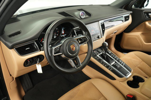 Used 2018 Porsche Macan AWD/4WD image 30