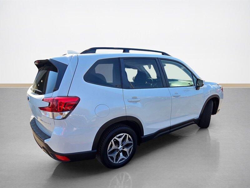 Used 2020 Subaru Forester Premium w/ Popular Package #1 AWD/4WD image 4