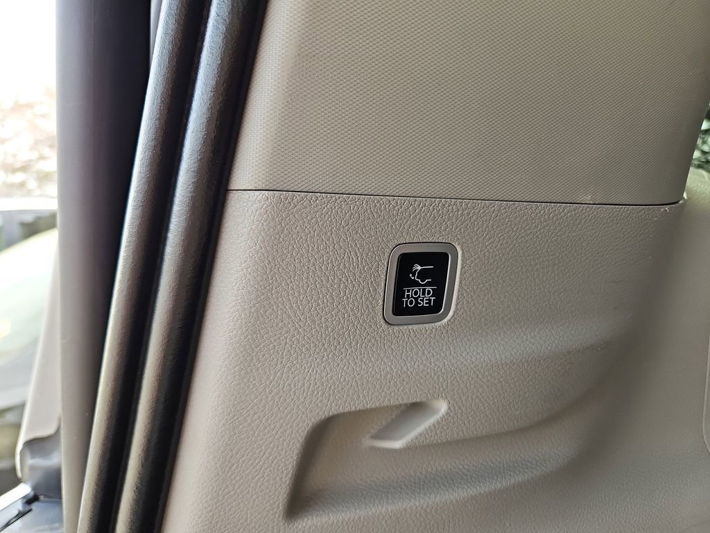 Used 2024 Jeep Wagoneer L Series II image 36