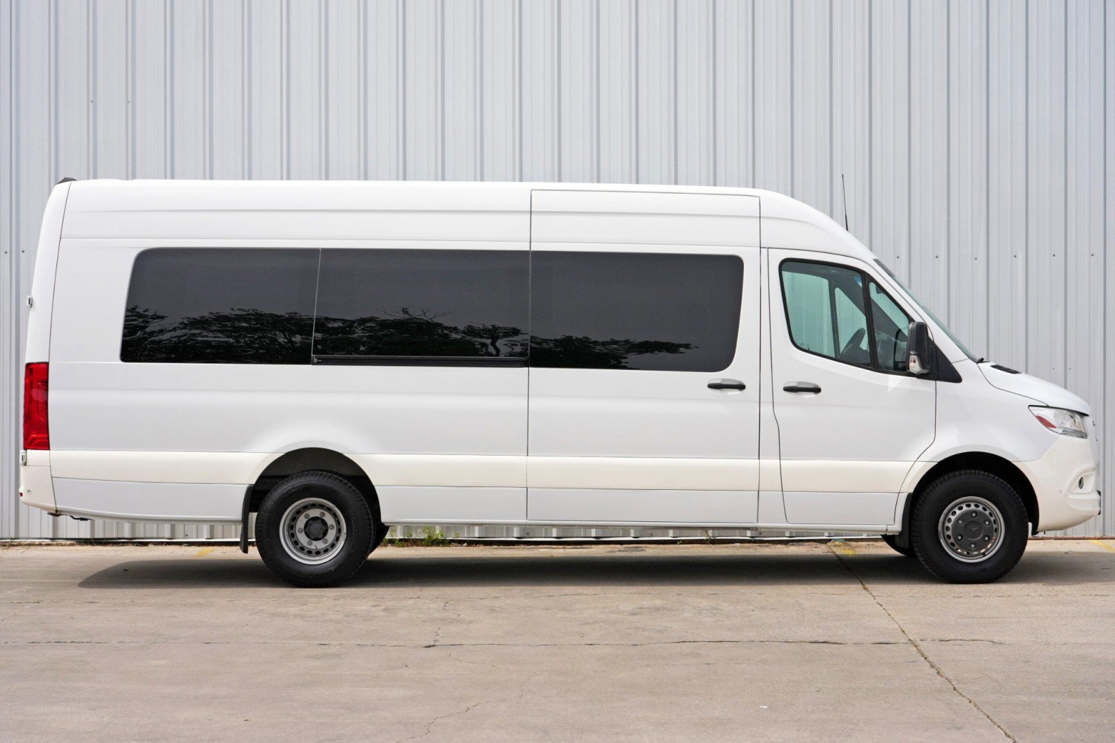 Used 2020 Mercedes-Benz Sprinter 3500 w/ Windows All Around Package image 47