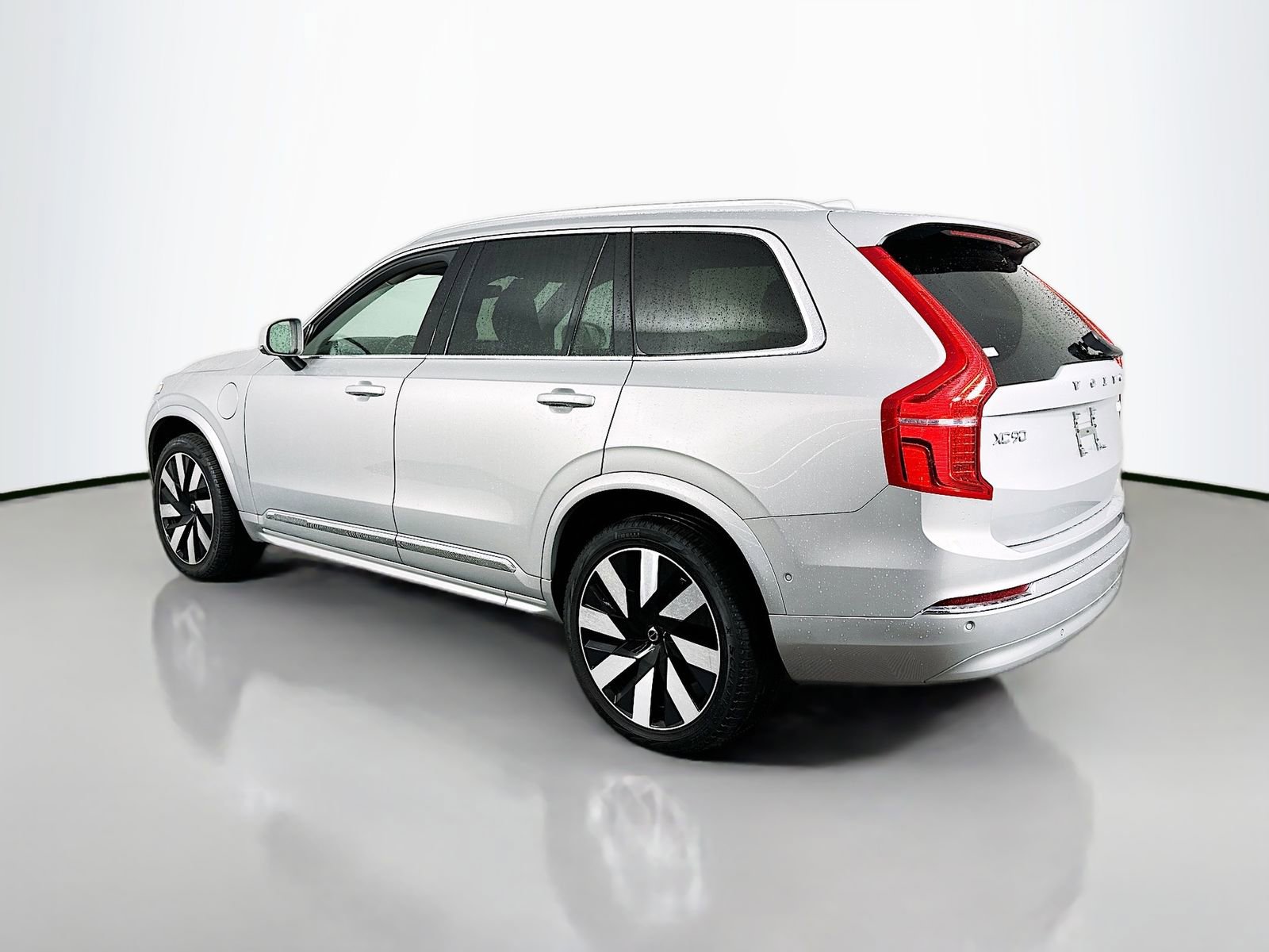 Used 2023 Volvo XC90 T8 Ultimate AWD/4WD image 5