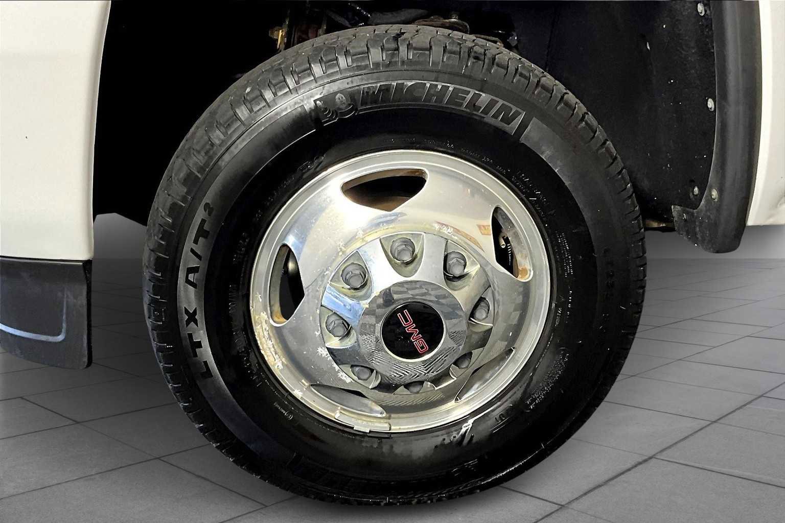 Used 2015 GMC Sierra 3500 Denali w/ Duramax Plus Package image 10