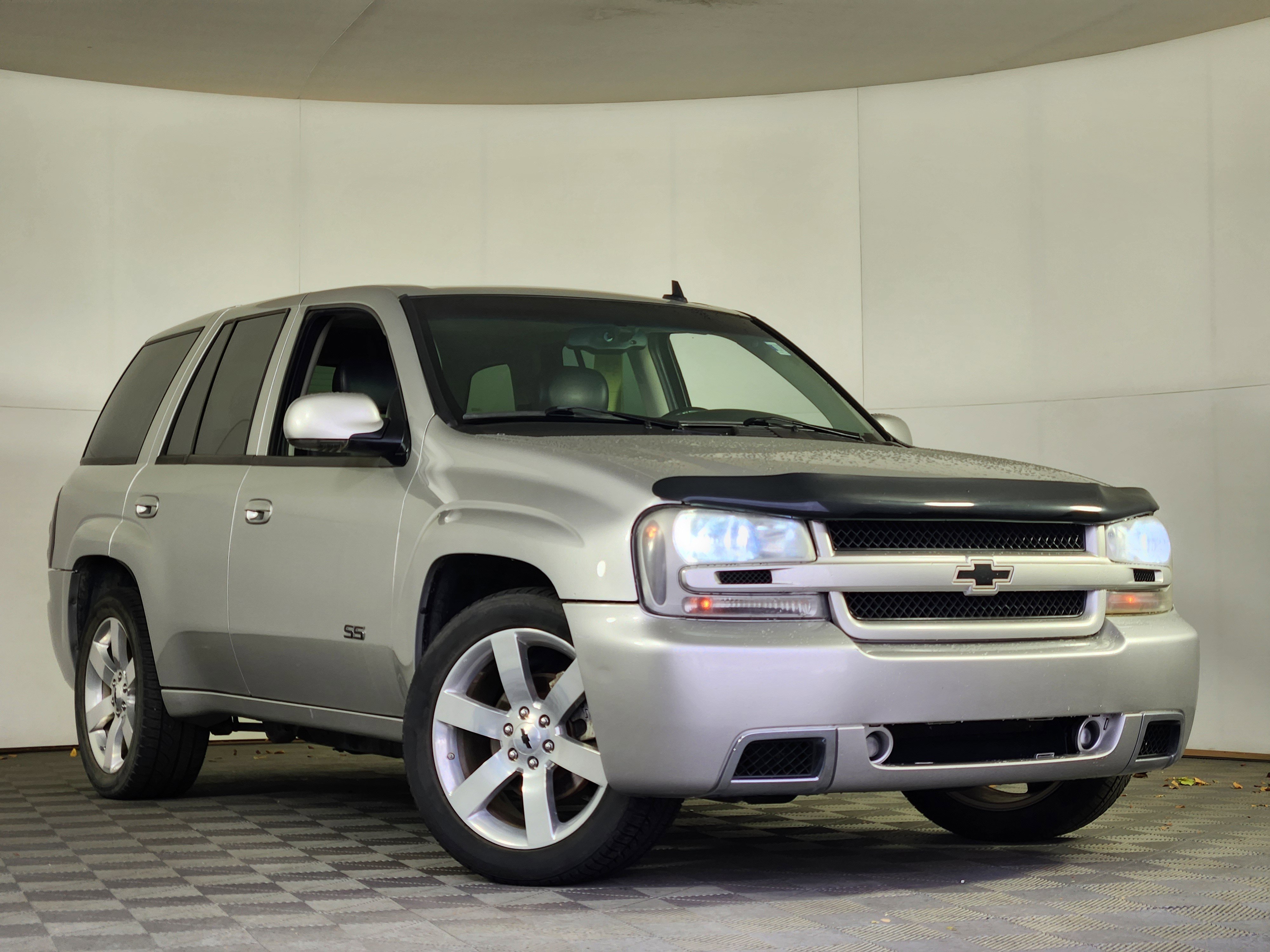Used 2008 Chevrolet TrailBlazer SS w/ Sun And 6-Disc Cd Package image 1