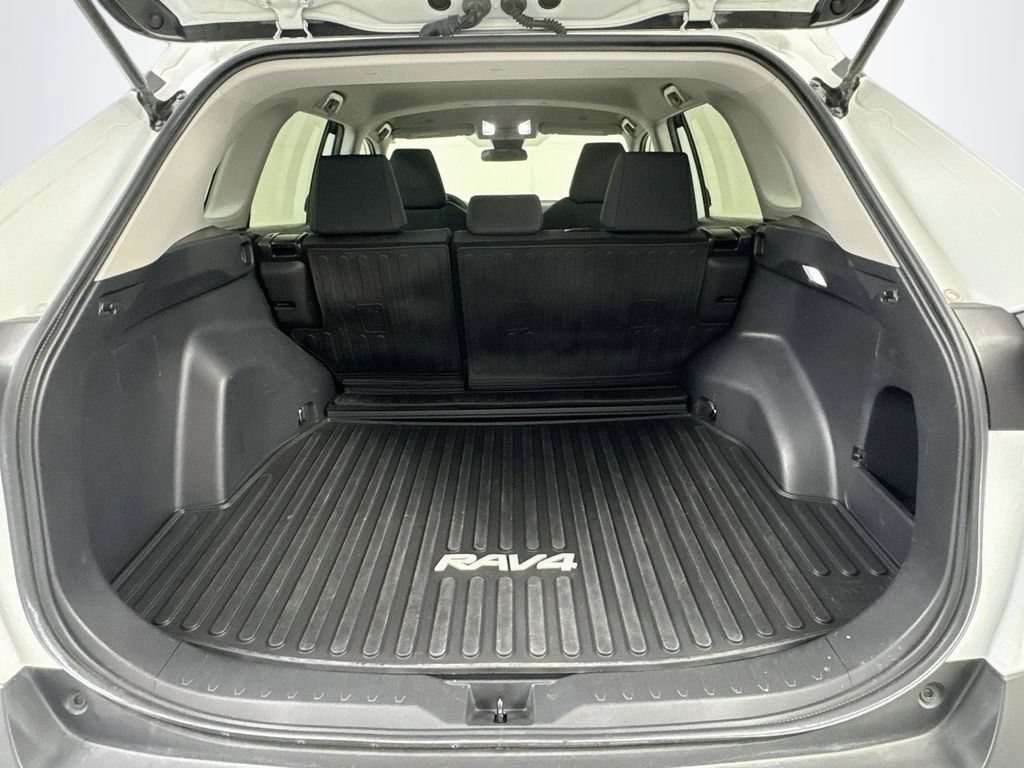 Used 2023 Toyota RAV4 LE AWD/4WD image 22