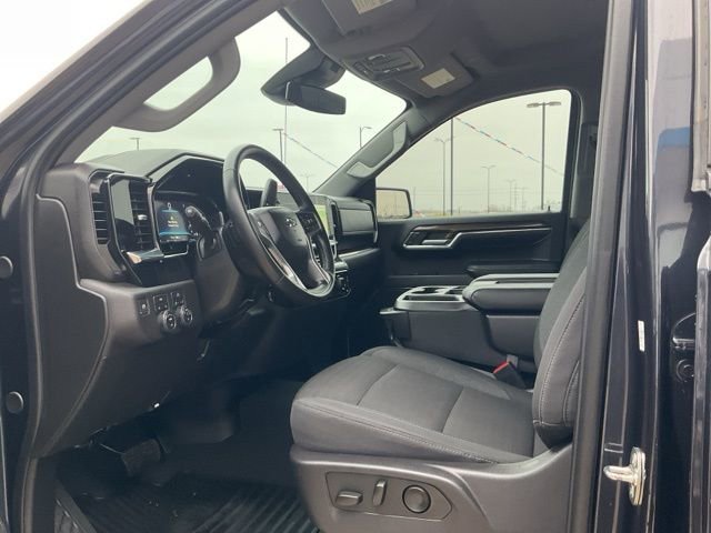 Used 2024 Chevrolet Silverado 1500 RST AWD/4WD image 3