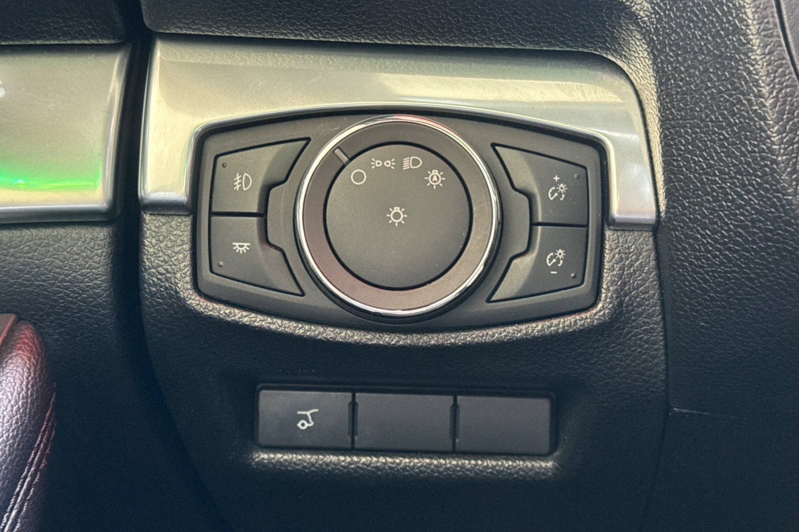 Used 2019 Ford Explorer Limited FWD image 35