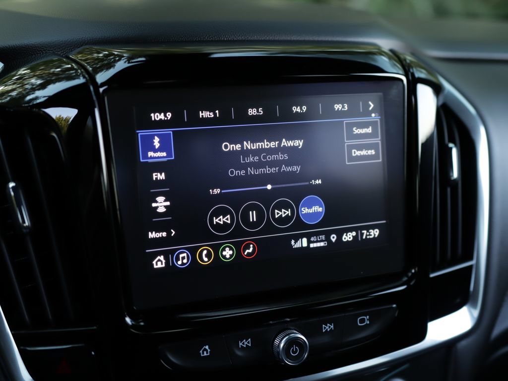 Used 2023 Chevrolet Traverse LT AWD/4WD image 12