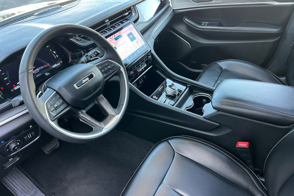 Used 2024 Jeep Grand Cherokee Limited 4xe image 10