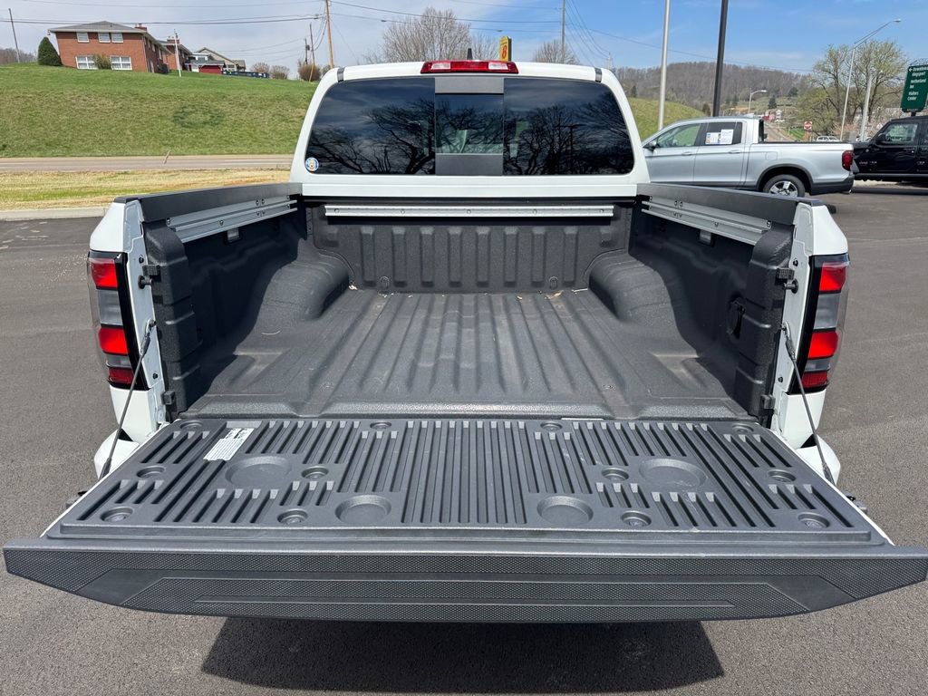 Used 2023 Nissan Frontier PRO-4X w/ Pro-4X Premium Package AWD/4WD image 14