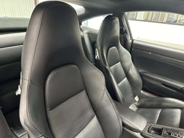 Used 2017 Porsche 911 Turbo S image 32