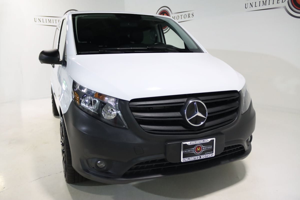 Used 2023 Mercedes-Benz Metris Passenger image 21