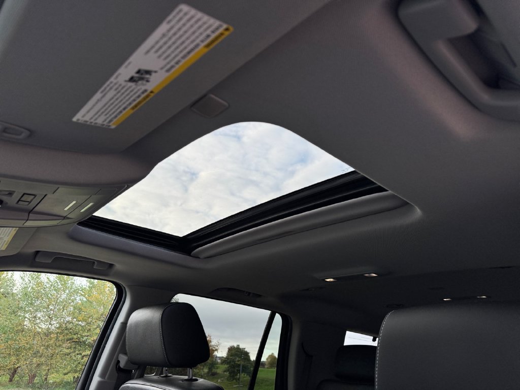 Used 2019 Chevrolet Tahoe Premier w/ RST 6.2L Performance Edition AWD/4WD image 30