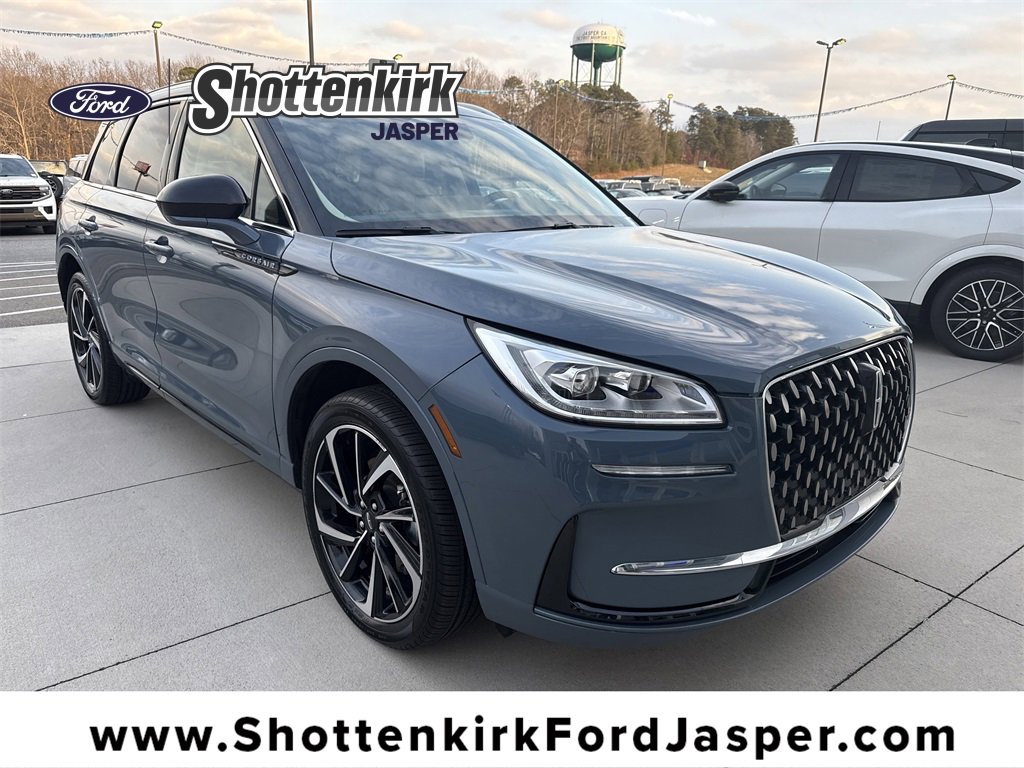 Used 2023 Lincoln Corsair Grand Touring image 1