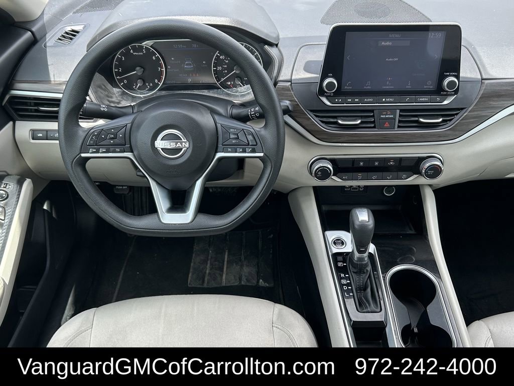 Used 2024 Nissan Altima 2.5 SV FWD image 11