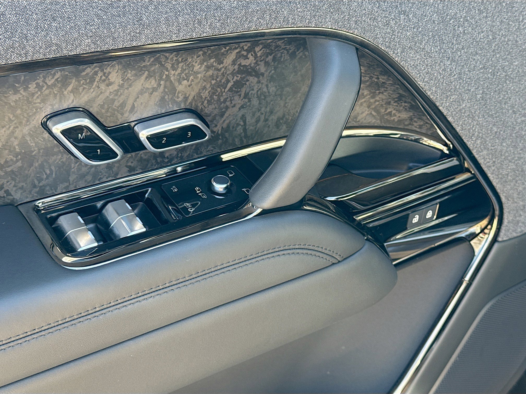 Used 2025 Land Rover Range Rover Sport Dynamic SE image 23