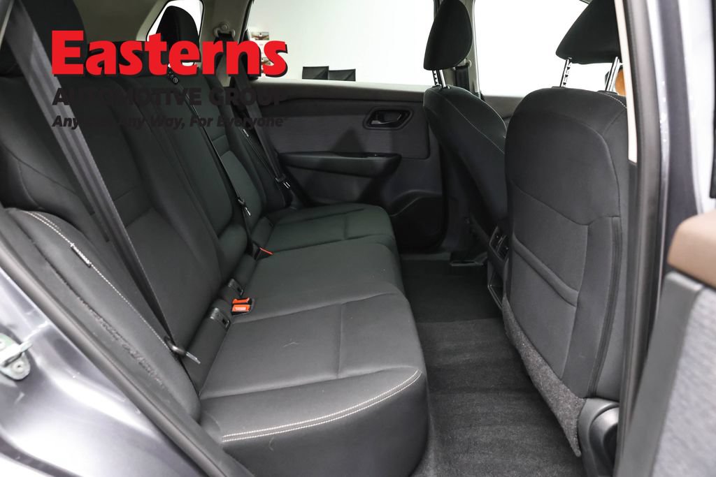 Used 2023 Nissan Rogue S AWD/4WD image 24