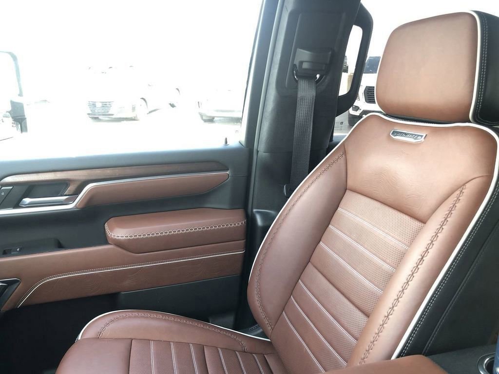 Used 2025 GMC Sierra 2500 Denali Ultimate image 31