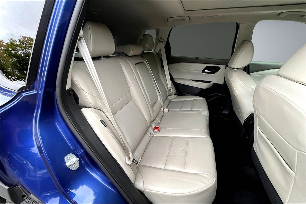 Used 2023 Nissan Rogue SV w/ SV Premium Package image 23