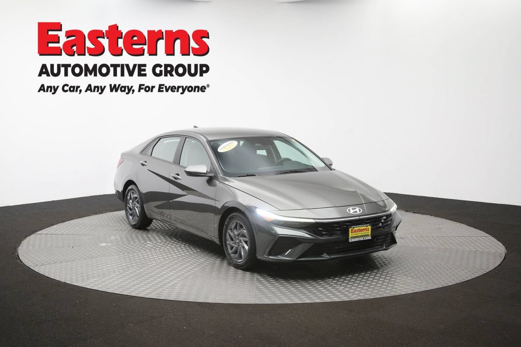 Used 2024 Hyundai Elantra SEL FWD image 48