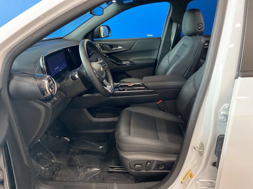 New 2026 Chevrolet Equinox LT w/ Convenience Package II AWD/4WD image 11
