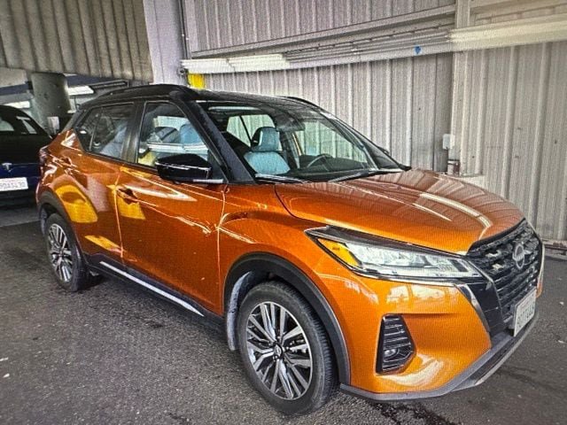 Certified 2023 Nissan Kicks SR w/ SR Premium Package FWD image 12