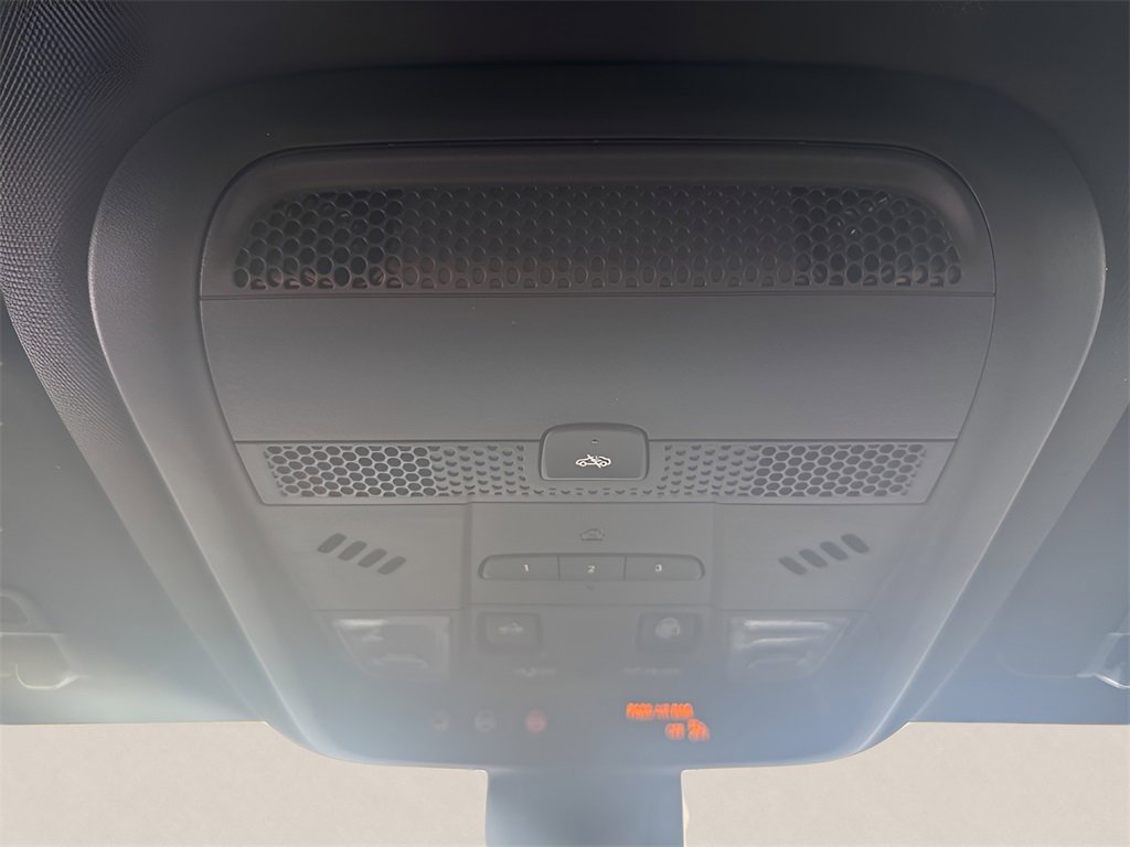 Certified 2025 Cadillac XT6 Premium Luxury image 31