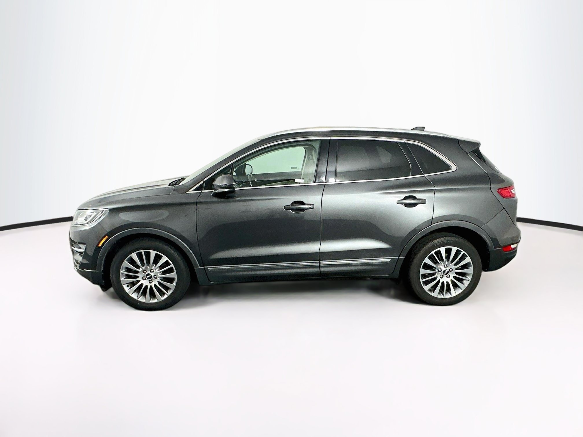 Used 2017 Lincoln MKC Reserve FWD image 4